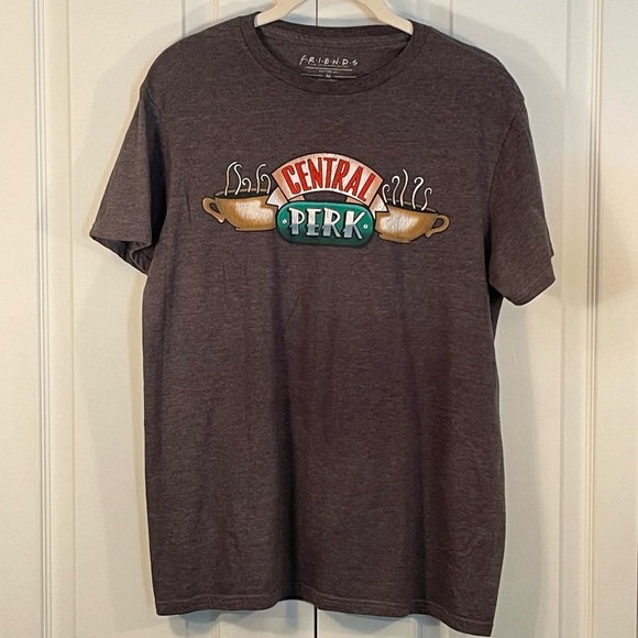 Friends Central Perk Coffee Graphic Tee T-Shirt Size Medium (D-22) - Picture 1 of 5